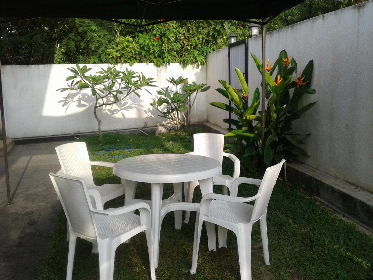 Apna Homestay Apartments Unawatuna Exterior photo