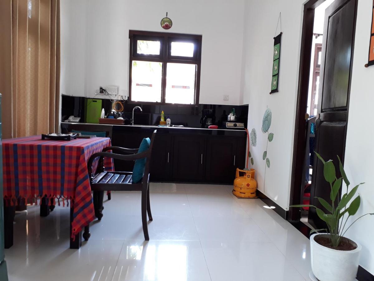 Apna Homestay Apartments Unawatuna Exterior photo